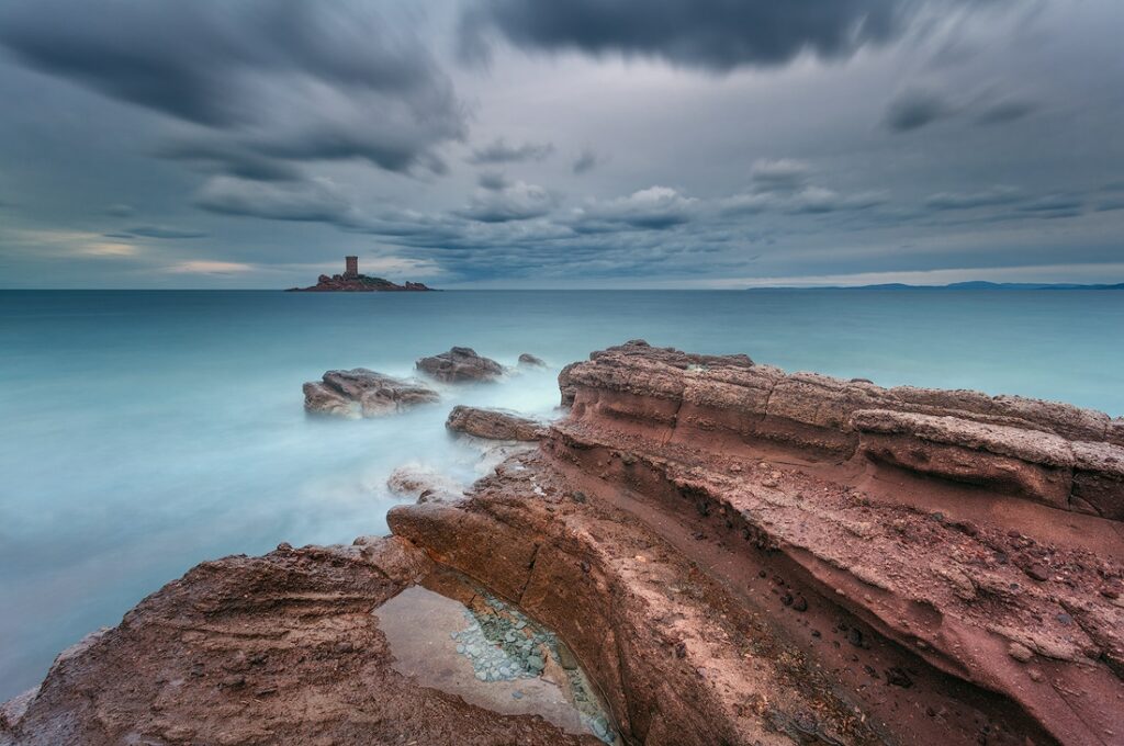 Avant & Après – Le Dramont – Avec Post-traitement Copyright © Eric Rousset . All rights reserved.